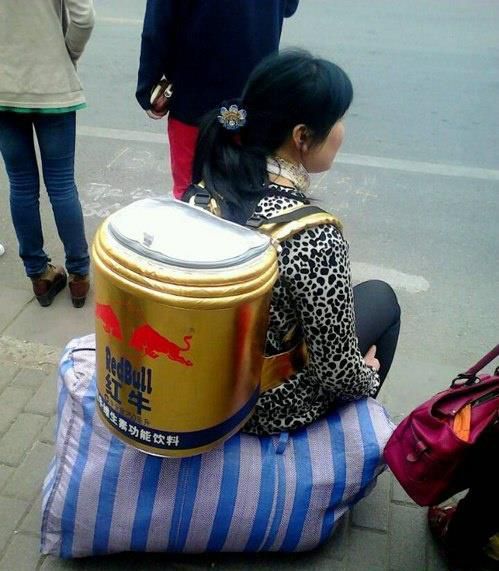 这得喝多少罐红牛才能得到这样的赠品